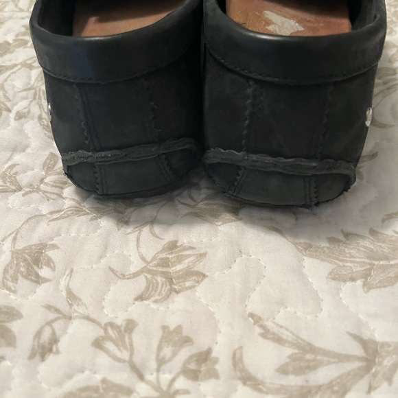 Ugg Driving Moccasins - Picture 4 of 6